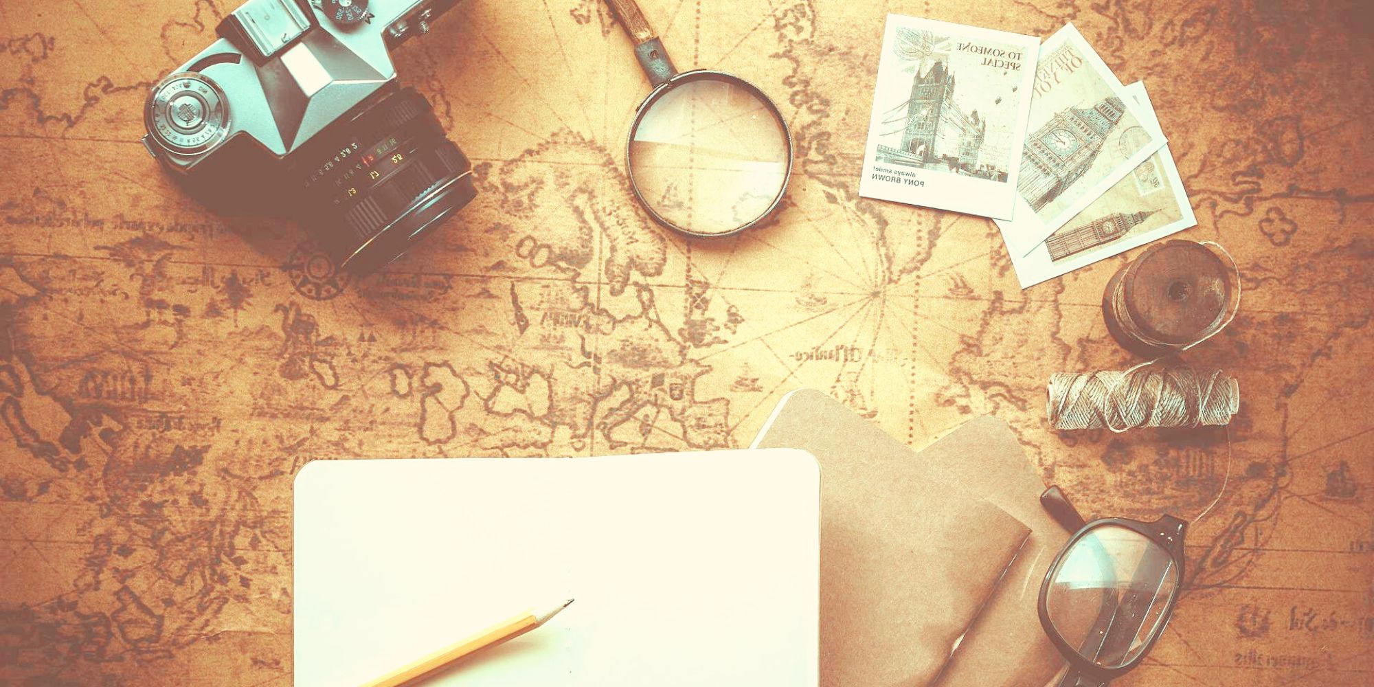 ट्रैवल और फोटोग्राफी गियर | History explorer travel essentials